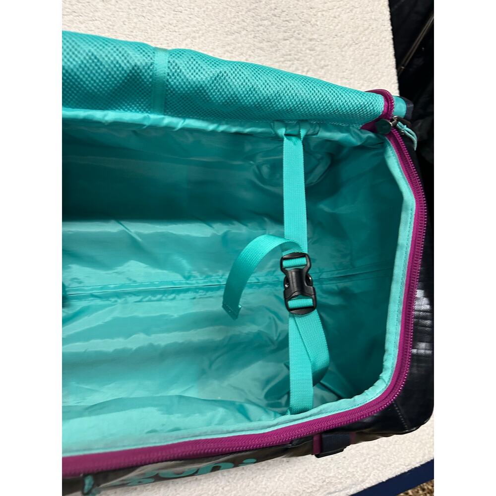 Black Hole Wheeled Duffel 40L Carry On Travel - Picture 13 of 16